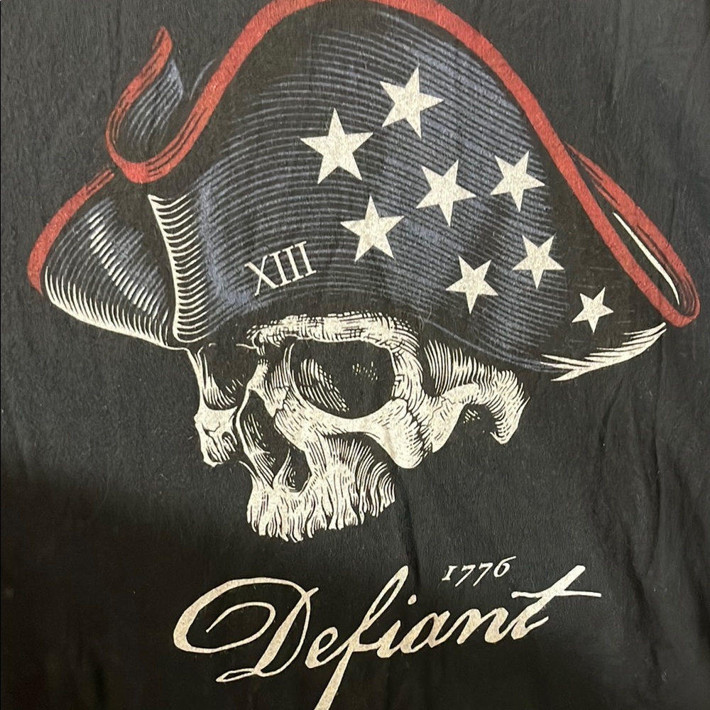 Defiant Skull Graphic T-Shirt